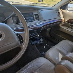 2004 Mercury Grand Marquis 