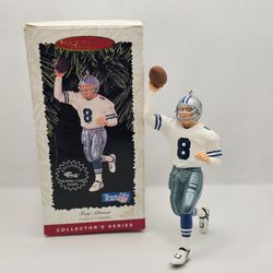 Hallmark Ornament Troy Aikman Football Legends #2 in Series Dallas Cowboys 1996

Ornament is in great condition 
TROY AIKMAN - Dallas Cowboys- Footbal