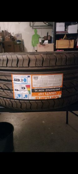 New Centara Vanity HP 245/30ZR22 Tire