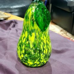 Murano style art glass pear/paperweight

