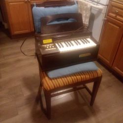 Vintage Magnus Electric Chord Organ