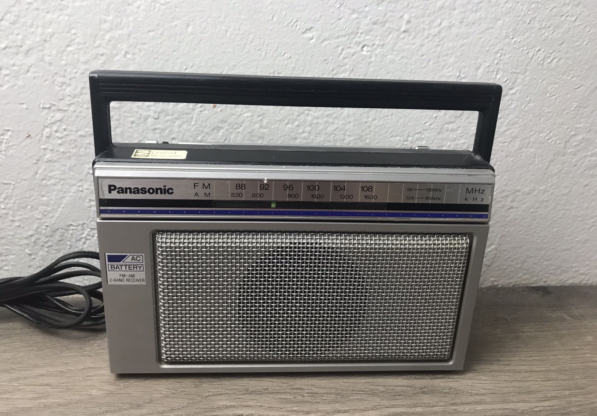 Vintage Panasonic AM / FM Radio RF-538A AC Portable Tested and Working.