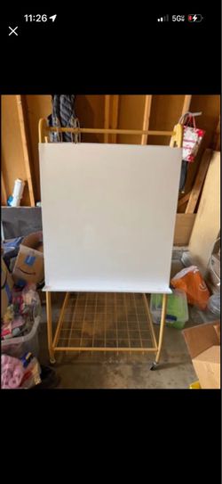 Mobile teacher’s easel