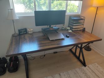 $100 Desk ( Newer )