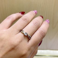 10K White Gold Diamond Ring 