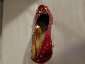 New Guess Red open toe Gold Stud Heels Size 9