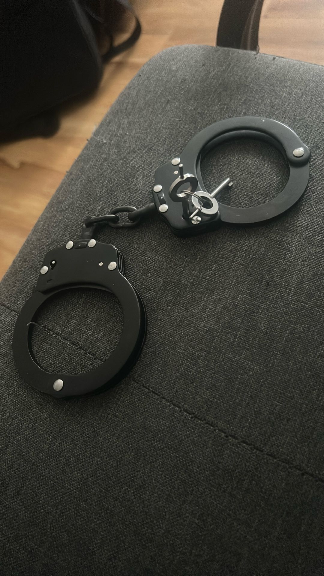 Handcuff