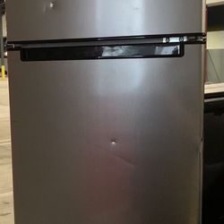 Fridge With Freezer