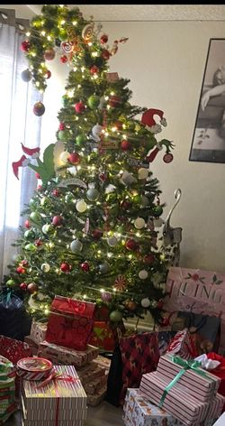 Grinch Christmas Ornaments Theme
