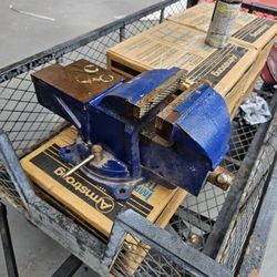 swivei base bench vise 6"