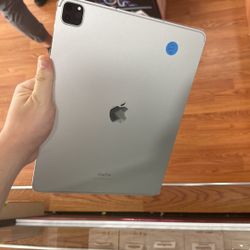 iPad Pro 12.9 6th Generation Wifi Only 128gb Ready To Go With Charger 