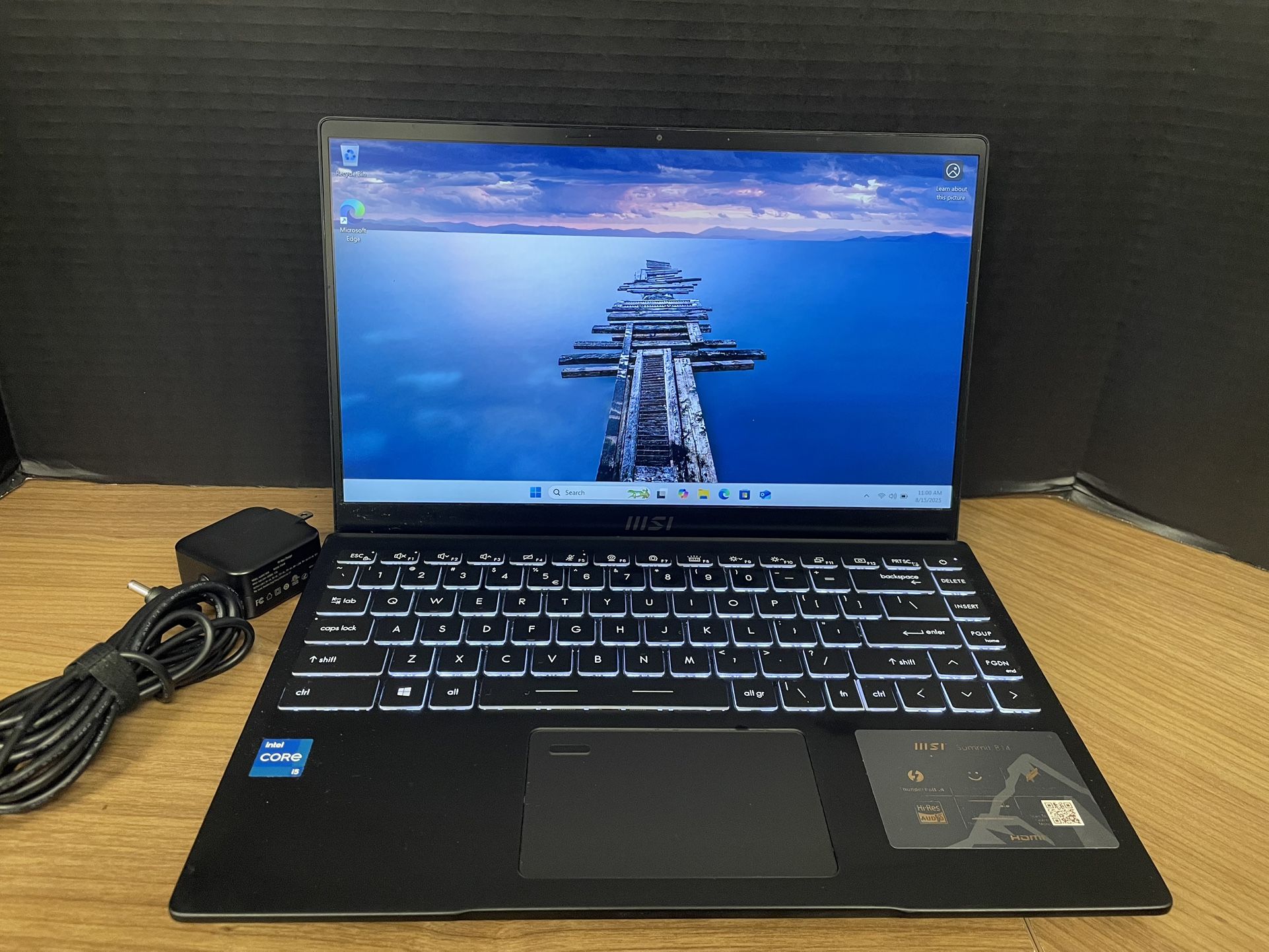 MSI Summit B 14 512 gb ssd 8 gb ram 2.40 GHz windows 11 i5 11th Gen