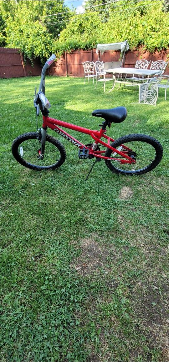 Dynacraft Wipeout 20" Bike (Walmart sells it $108) asking $50 Good Condition 