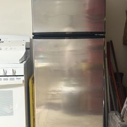  Whirlpool Black Refrigerator – Clean & Working
