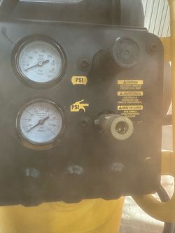 Compresor Dewalt 15 galones semi nuevo