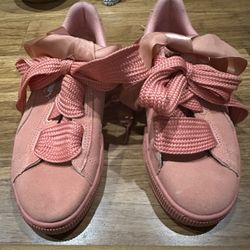 Pumas Peach Color Size 4 