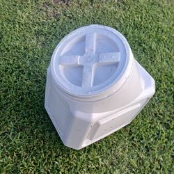 Pet Food Container 