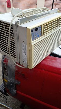 8000 BTU GENERAL ELECTRIC AIR CONDITIONER USED
