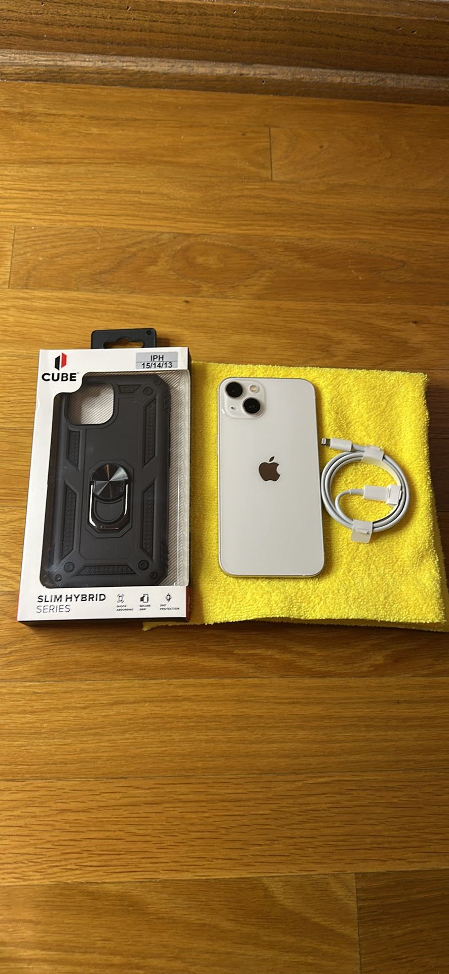 iPhone 13 128gb (UNLOCKED) - 10/10 Perfect Condition