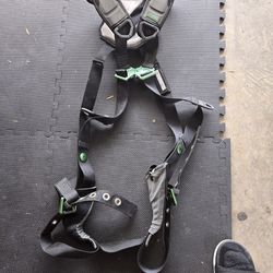 MSA V-FLEX Safety Harness with Tongue Buckle Leg Straps