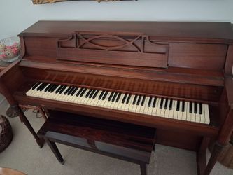 Free piano and bench