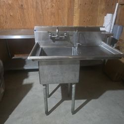 Commercial stainless steel sink