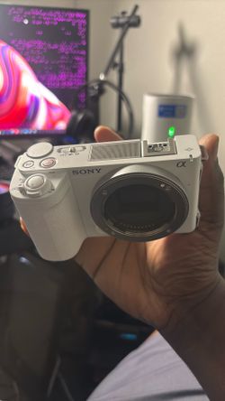 Sony Alpha ZVE10 II - APS-C Interchangeable Lens Mirrorless Content Creators’ Camera -WHITE  - Body Only