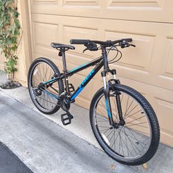 Trek 26” Mountain Bike – 13” Frame – Shimano Gears – Great for Kids / Short Riders