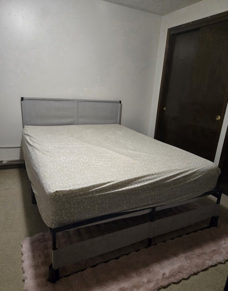 Free Metal bed frame