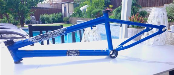 Fiend Colin Varanyak V3 frame in matte translucent blue