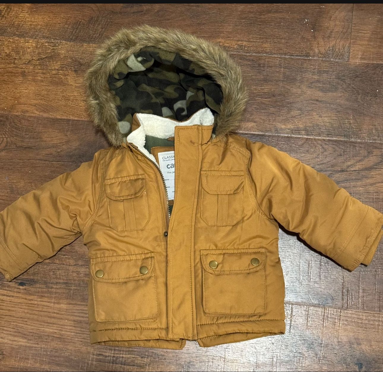 Carters Sz 18 Months