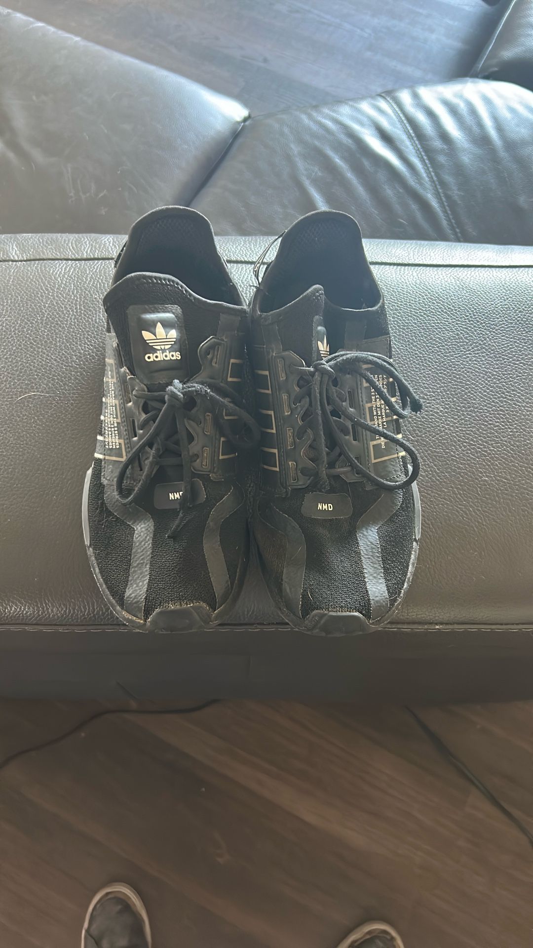 Men’s 9 Adidas 