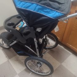 3 Wheeler Stroller... Very Durable And Smooth Easy Operation 