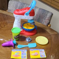 Play-Doh Kitchen Creations Cookie Maker Set