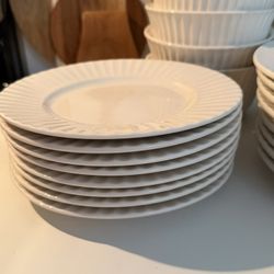 Dinnerware Set 