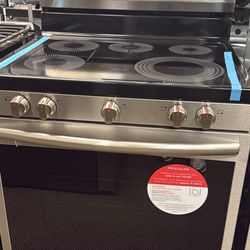FRIGIDAIRE ELECTRIC STOVE ON SALE 