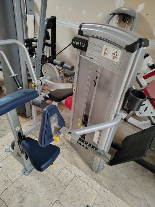 Cybex vr3 tricep extension commercial gym equipment exercise fitness weight machine