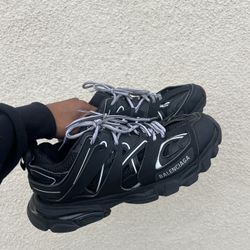 Balenciaga Tracks Triple Black Size 44EU