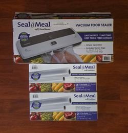 Seal-a-Meal Vacuum Food Sealer by FoodSaver with 2 Boxes of Bags