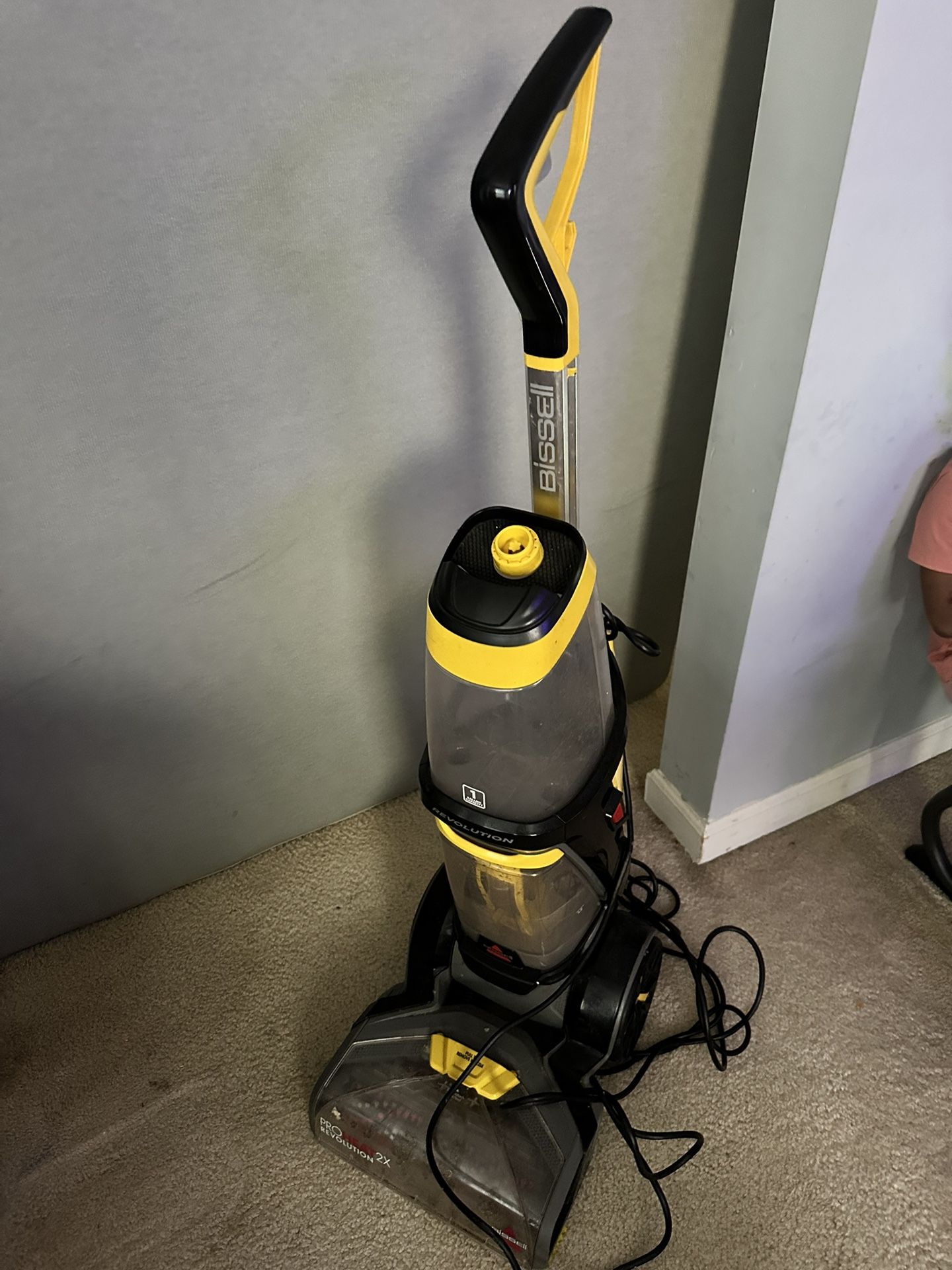 Bissell Shampooer carpet cleaner