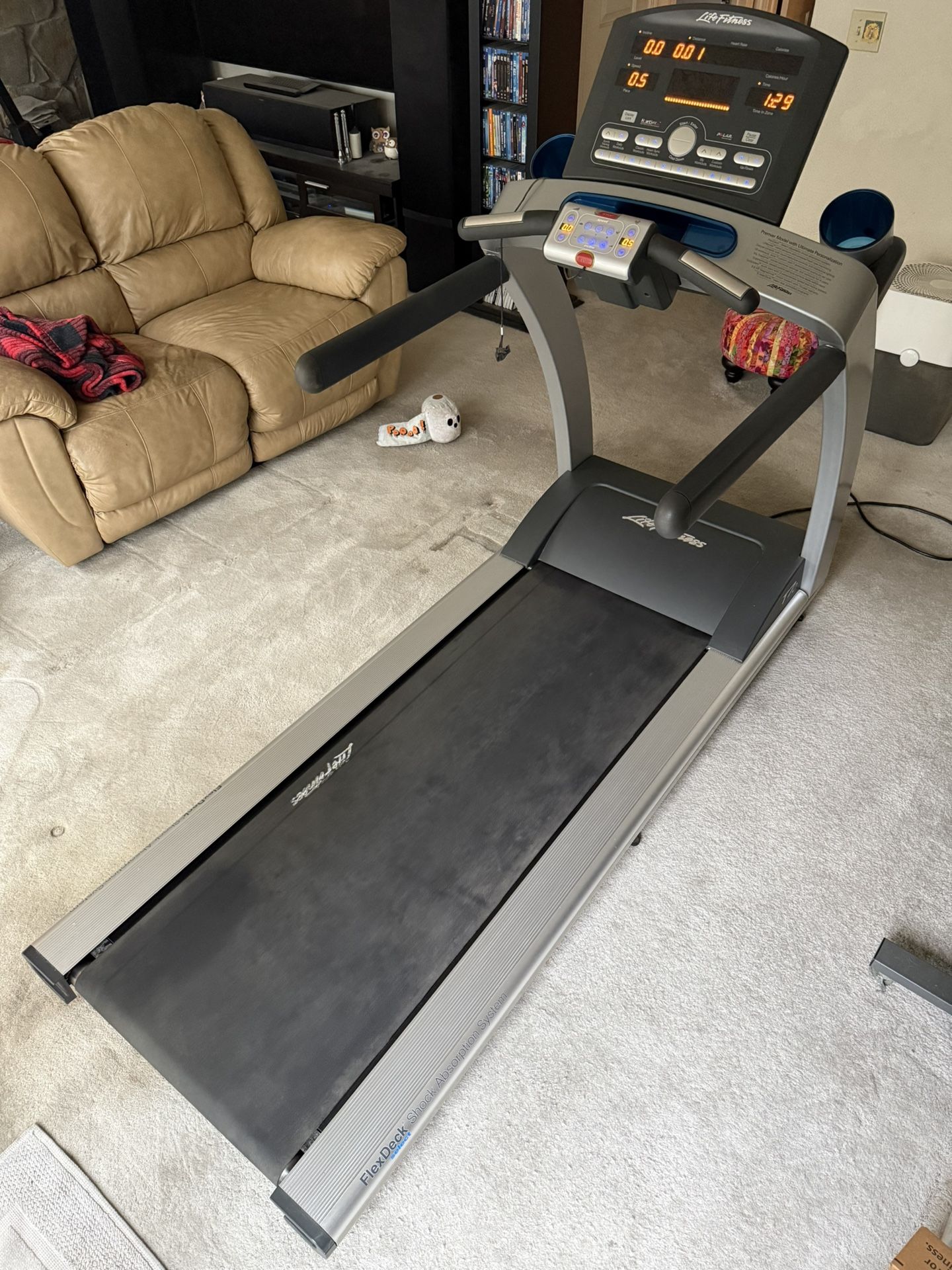 🏃♂️ Life Fitness T7.0 Treadmill – Excellent Used Condition – $400 (Martinez, CA)