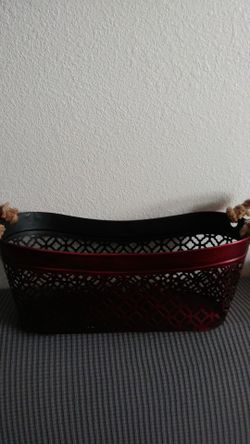 Canasta de aluminio con asas de lazo