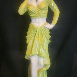 ROYAL DOULTON FIGURINE PORCELAIN 