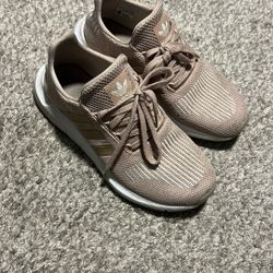 Gently Used Women’s Size 7 Adidas 