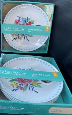 The Pioneer Woman Mingling Board Set