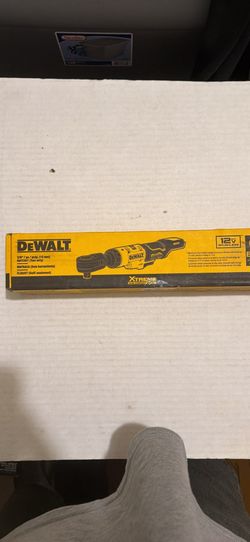 Brand New DEWALT 12 Volts 3/8” Ratchet.    110 Firm on Price.     110 Firme en Precio.