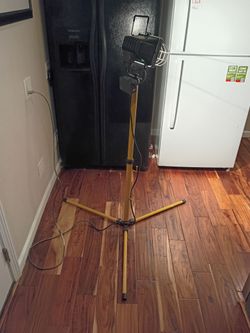 Portable Work Light on Tripod Stand