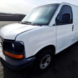 2004 Gmc Savana 6.0 Lq4 With 4l80 With 168k