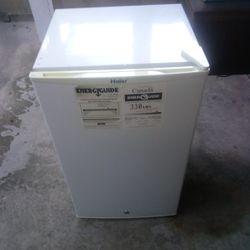 Haier Mini Fridge 