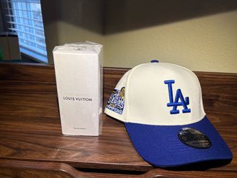 Perfume with New Era 9FORTY SnapBack